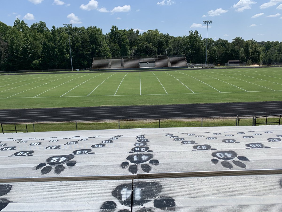 teachwfcoach's tweet photo. Ledford football ready to go. Earn it! https://t.co/Sa9PwHmIif