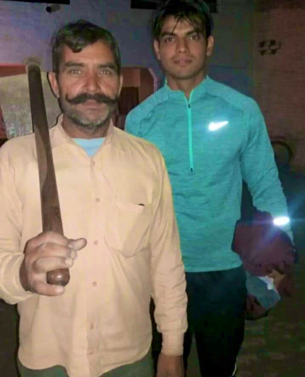 जय जवान - जय किसान 🇮🇳 
नीरज अपने पिताजी के साथ  ❤️💪
जय हिन्द 🇮🇳