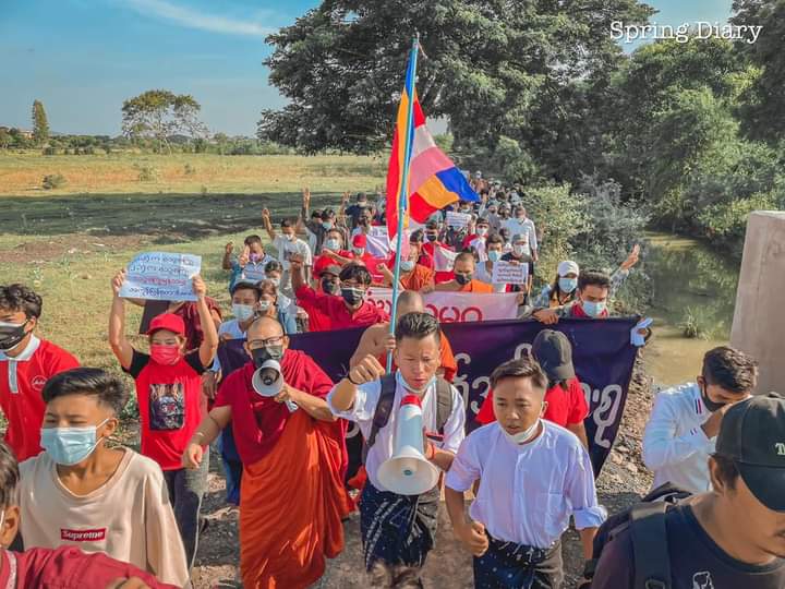 JordanSan14's tweet photo. 8.8.2021 In Mandalay, Powerful Alliance Strike held a 8888 Memorial Day and protested against the Genocidal dictatorship despite the difficulties. 
 
8888 UPRISING IN 2021

#8FingersStrike
#Aug8Coup 
#WhatsHappeningInMyanmar https://t.co/Sts289PNDo