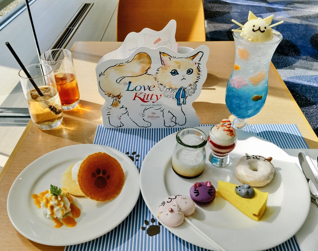 akiko0320tb's tweet photo. どれも可愛くて美味しくて贅沢な時間が過ごせました😊✨
#ヒルトン東京ベイ
#ラウンジオー
#lovekitty https://t.co/Rw4qgJxVgL
