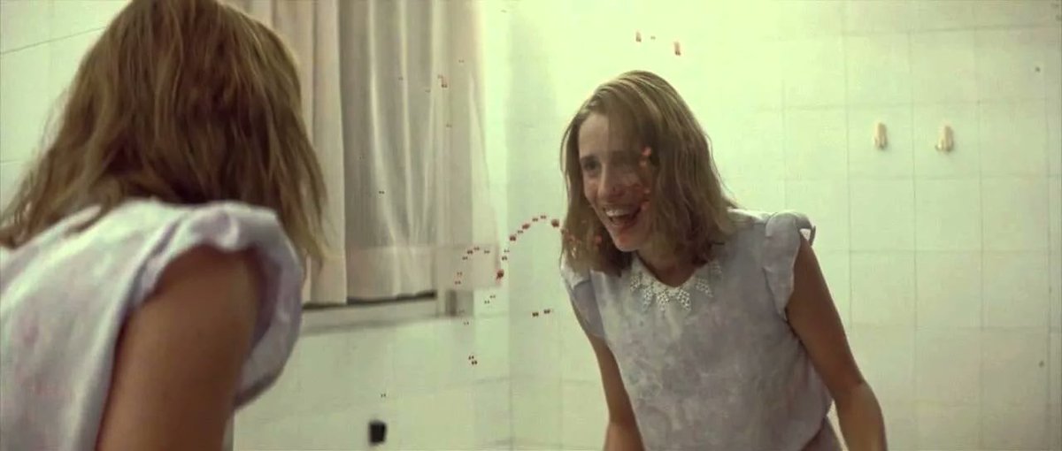 fiim27's tweet photo. Dogtooth (2009) https://t.co/5p8WbFlnoF