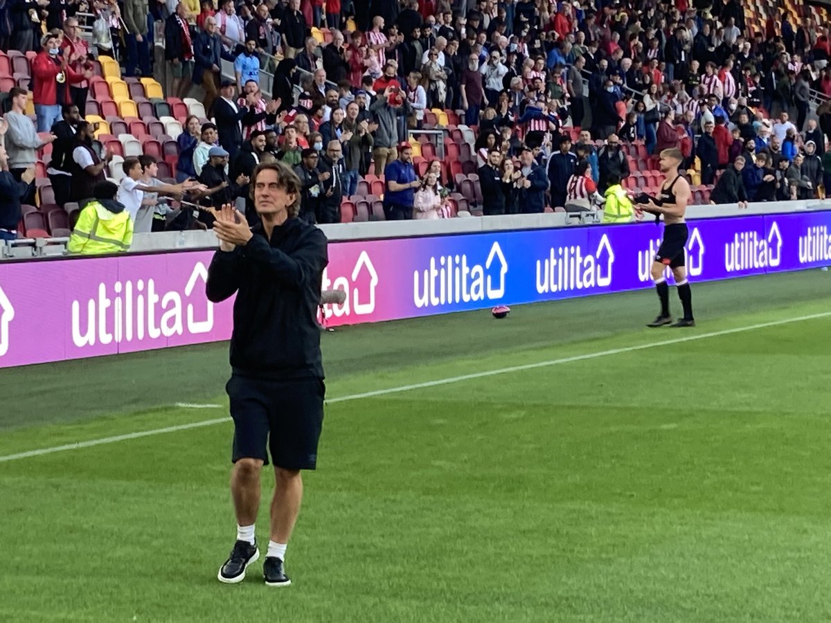 Debbee75's tweet photo. Well done boys…See you in The Prem on Friday! 👏🏼🐝⚽️😍 #BREVAL #BrentfordFC #WeArePremierLeague #PostMatch https://t.co/7skaZoAz4W