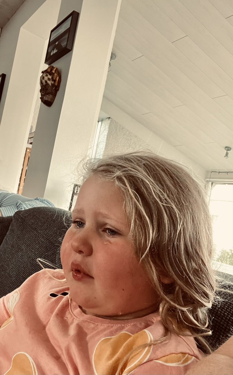 Viðbrögð dótturinnar við því að Ólympíuleikarnir eru að verða búnir #Tokyo2020 #ól2020