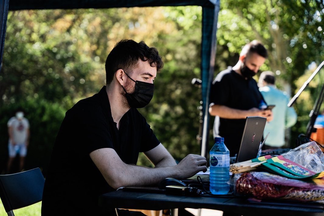 FurorProd's tweet photo. Llegan a su fin los eventos de streaming multicámara realizados por @furorprod a la @EmbajadaBolEsp con motivo de la conmemoración de la independencia del país. 

Con @XaviMatas de jefe técnico y @GregoriMarugan de operador y productor. 

📸Fotografías de @Imanol_RR. https://t.co/4FbjosZOgb