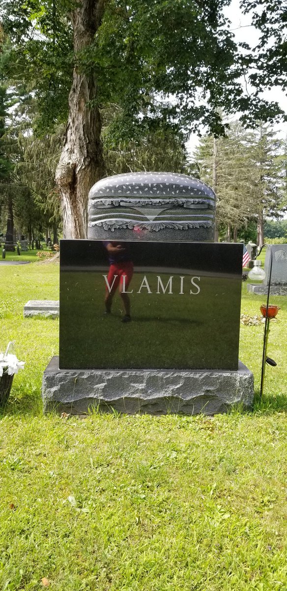 DweezilTheDwarf's tweet photo. Now that I have your attention with this burger gravestone come watch me and @uh_sender play some morrowind! https://t.co/8Czfkud4N6 https://t.co/B0lK9Zn1Oe