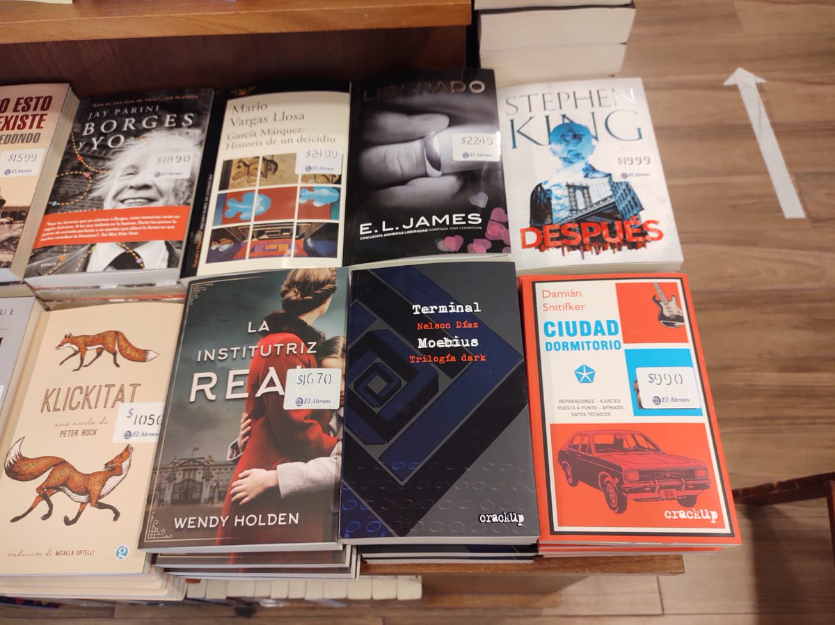 _nelsondiaz's tweet photo. Mi trilogía #TerminalMoebius en #ElAteneo de #BSAS editado por @edcrackup https://t.co/leVleGZGWk