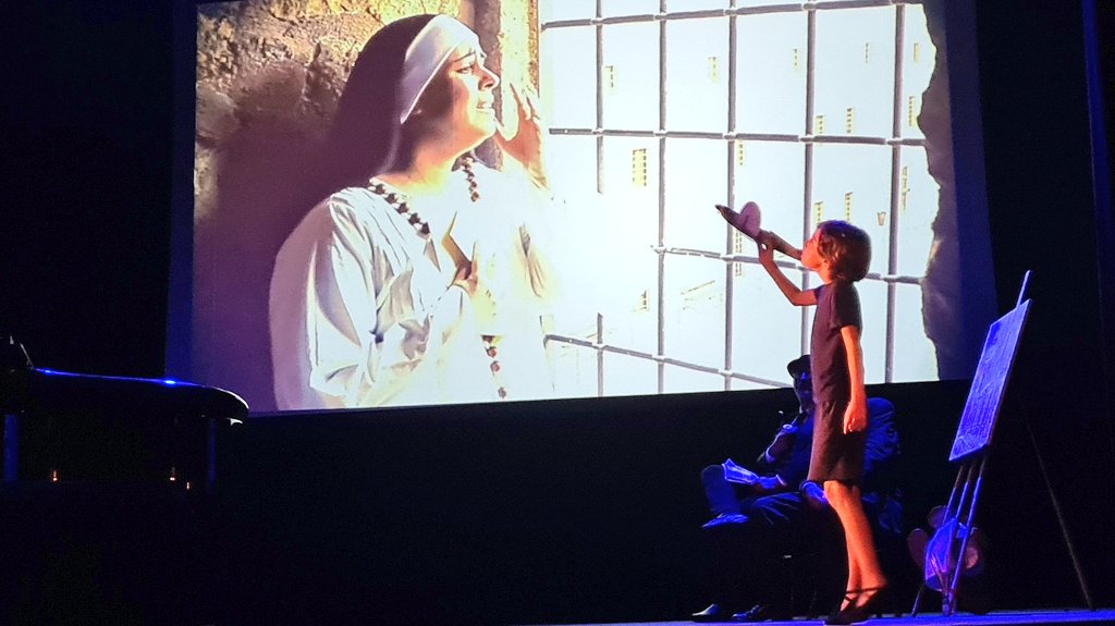 OskarStober's tweet image. Moltes felicitats Joan Escolà (i a tots els Amics de l'Òpera), Pere Izquierdo (i @MuseusDeSitges) i Carme Artigas (i @CasinoPrado) per la gal·la d'avui. Quan una cosa es fa amb il·lusió i amb el cor, tot i que els recursos siguin escassos, surt com ha sortit avui: espectacular.