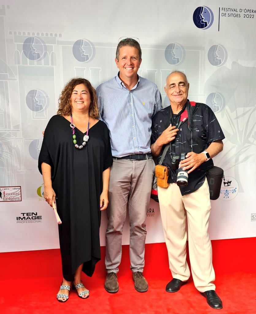 OskarStober's tweet image. Moltes felicitats Joan Escolà (i a tots els Amics de l'Òpera), Pere Izquierdo (i @MuseusDeSitges) i Carme Artigas (i @CasinoPrado) per la gal·la d'avui. Quan una cosa es fa amb il·lusió i amb el cor, tot i que els recursos siguin escassos, surt com ha sortit avui: espectacular.