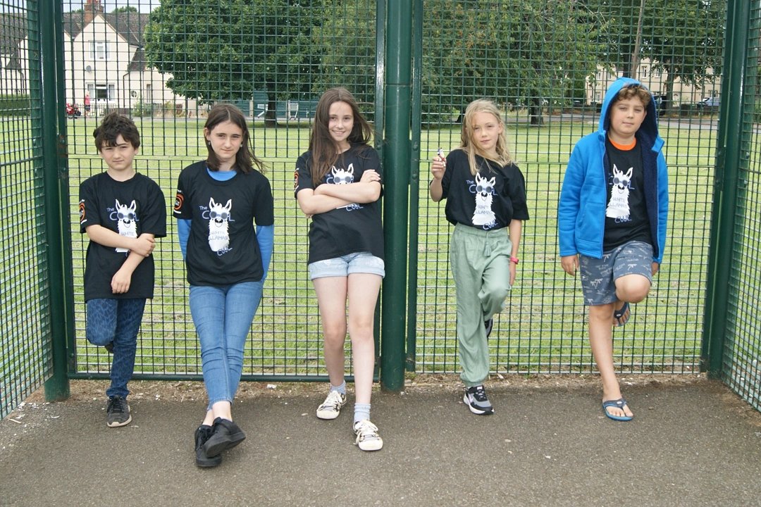 Day 2 of <a href="/SoACommunityAr1/">S-o-A Community Art Project</a> <a href="/SPARKYOUTHMUSIC/">SPARK MUSIC UK</a> summer band workshops band The Cool White Llamas! <a href="/MusicStratford/">Stratford Music Network</a> 
T-shirts courtesy of the brilliant <a href="/peachbranding/">peachbranding</a>  🎶