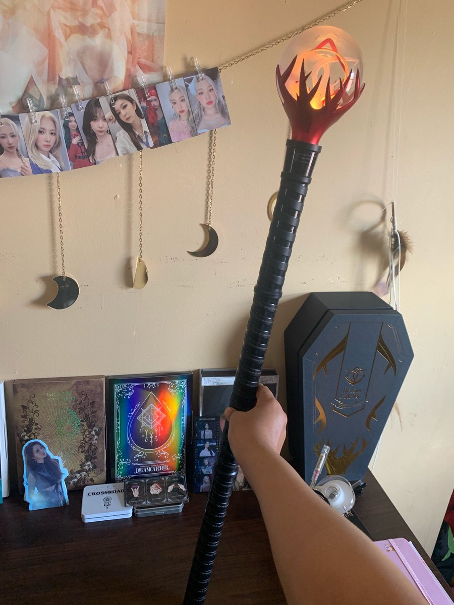 npomvtt's tweet photo. TOP 25 LIGHTSTICKS MAIS LINDOS | #TopLightstickNP

04º - Dreamcatcher (MongMongie) (3056) https://t.co/387OA7nMdo