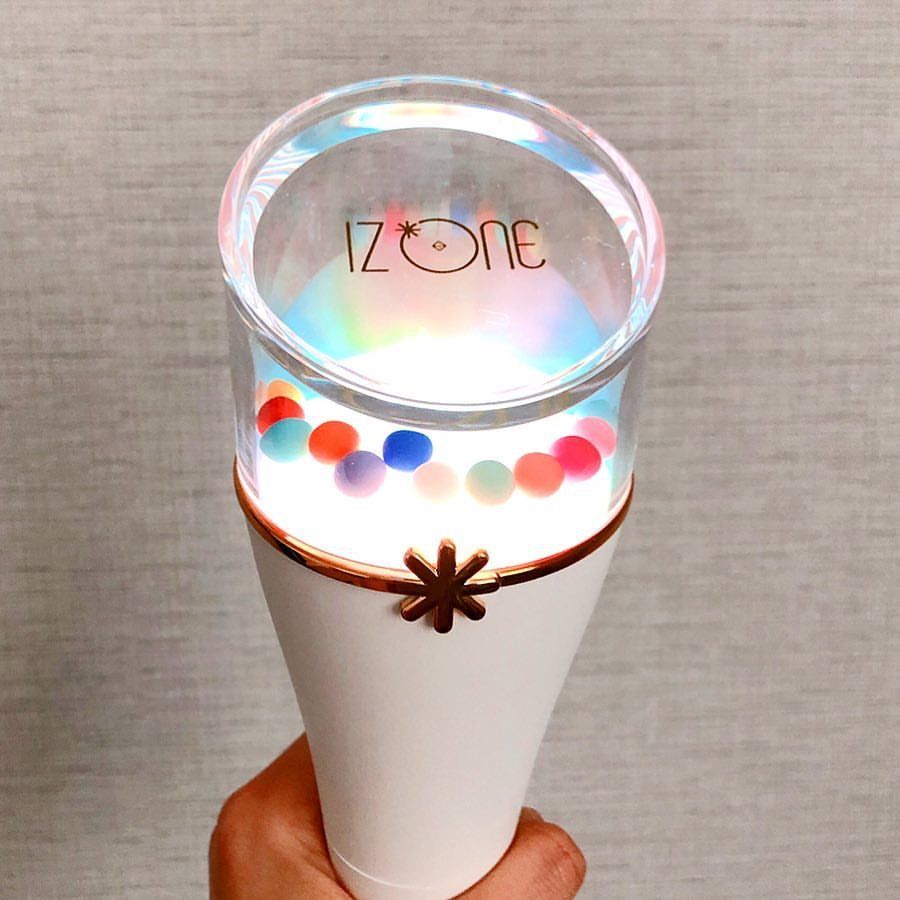 npomvtt's tweet photo. TOP 25 LIGHTSTICKS MAIS LINDOS | #TopLightstickNP

26 Iz*one 368
27 WOODZ 358
28 Mamamoo 347
29 Wonho 342 https://t.co/rqqG7gW7M0