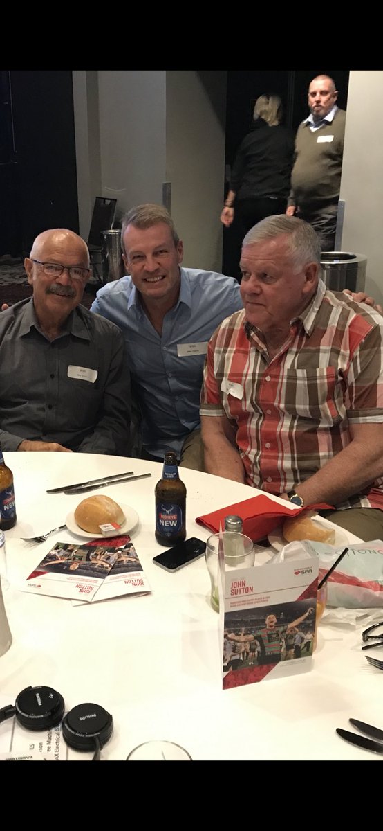 reggiepred's tweet photo. Before he was a legend and the legend himself! Congrats Adam Reynolds and Eric Simms. You are both South Sydney greats!!! Your legacy will be remembered. #rabbitohs #GoRabbitohs ⁦@SSFCRABBITOHS⁩ ⁦@Rendiggiti⁩ https://t.co/z8NlvgLvjS