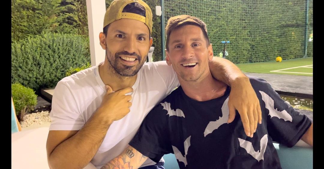 FDJChief's tweet photo. 🚨🚨 Lionel Messi and Kun Aguero at Messi’s house right now! https://t.co/TjAWVAtVXP