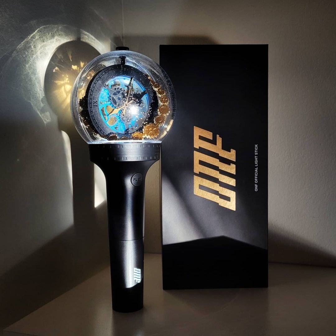 npomvtt's tweet photo. TOP 25 LIGHTSTICKS MAIS LINDOS | #TopLightstickNP 

MENÇÃO HONROSA: ONF https://t.co/xLT0Gafb5e
