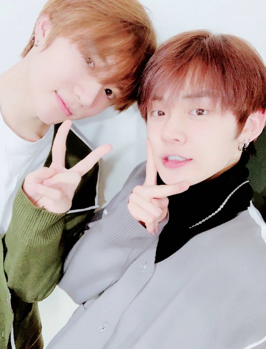 togetherxtoday's tweet photo. ⠀  ★    ·    ONE    〼    𝐃𝐑𝐄𝐀𝐌    ◟   𝟢𝟪𝟢𝟩    —    new    ：  (    𝗨𝗣    𓈊    DATE    )    a͟t    ›     #EP6_KINGDOM    ぅ

River y Aiko esperaron toda la semana para presenciar la #LEGENDARY_WAR, sepan que son fans de todos porque 💭 está difícil. Fighting! https://t.co/Tg9qWKohBj