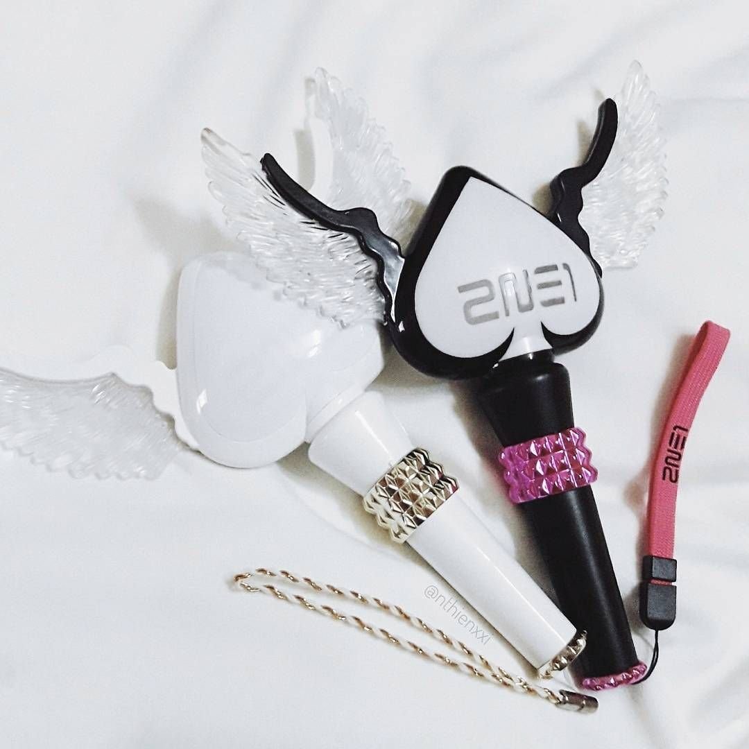 npomvtt's tweet photo. TOP 25 LIGHTSTICKS MAIS LINDOS | #TopLightstickNP 

30 2NE1 293
31 CIX 282
32 NCT 265
33 Sunmi 263 https://t.co/AXGHOh8ObY