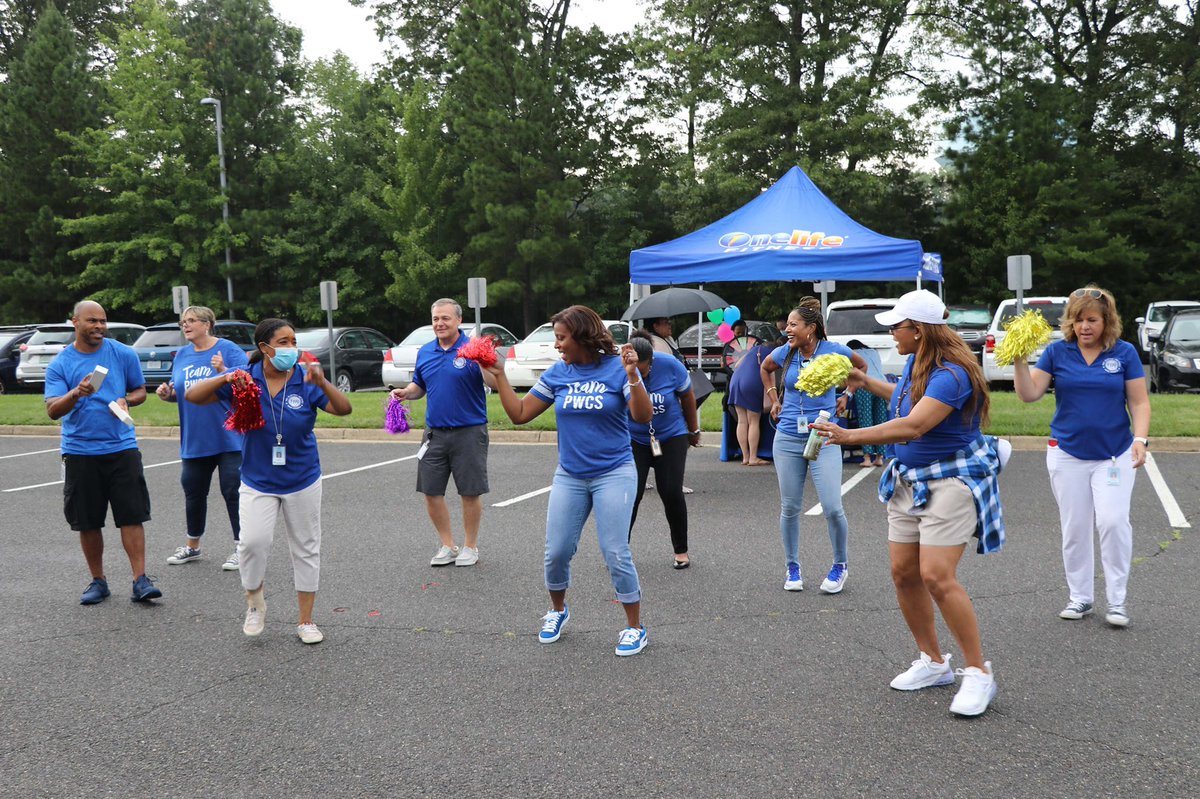 PWCSNews's tweet photo. Today’s New Employee Carnival welcomed our new certified &amp; classified staff and administrators to PWCS. Superintendent @LDMcDade enjoyed meeting our new staff too, dancing with a few!@PWCSRecruit #PositivelyPWCS https://t.co/8EvSNUHvf9