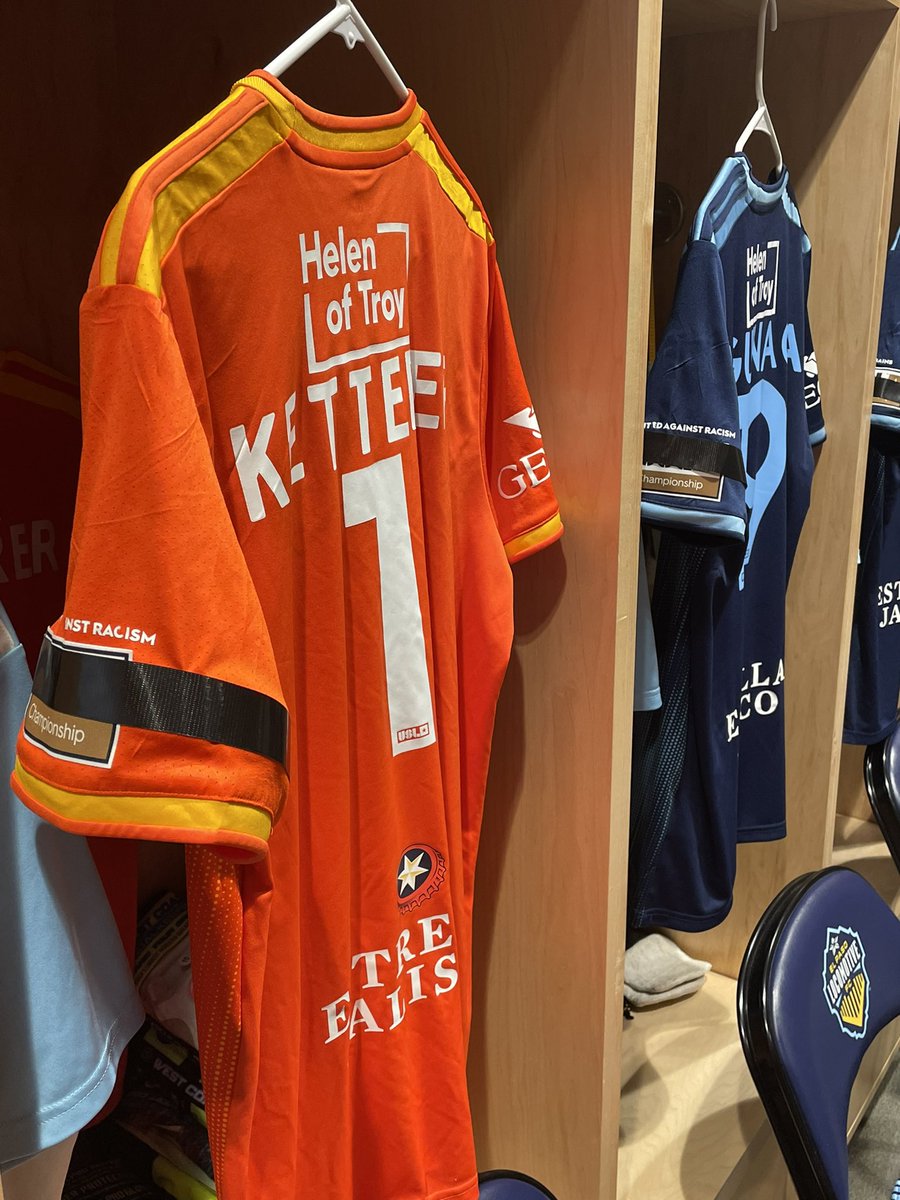 eplocomotivefc's tweet photo. 💙For Rico 💛
We will be wearing black armbands in his honor. #ForeverLoco https://t.co/YSZ2VYlnlH