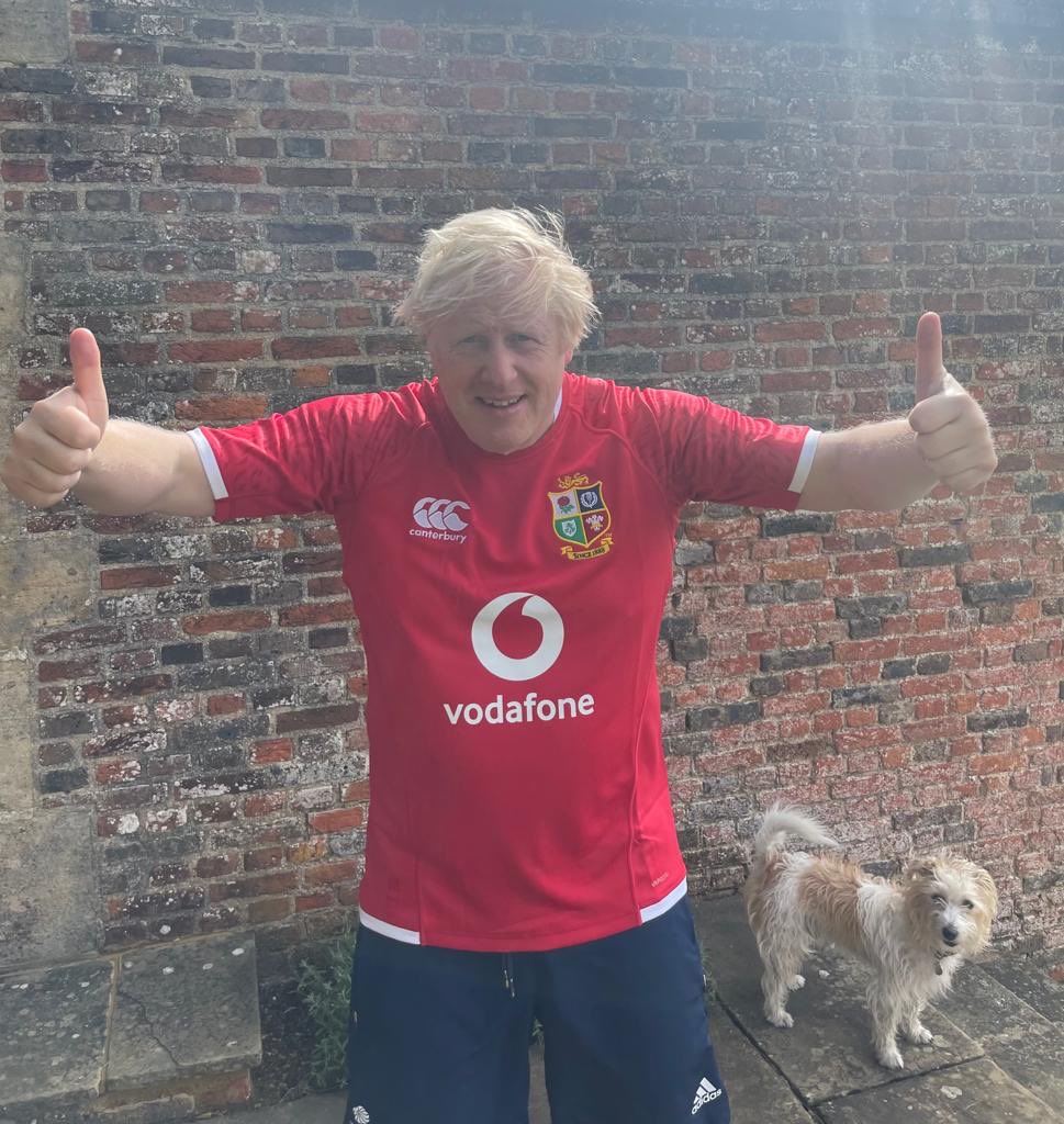 dannywallace's tweet photo. "Welcome to Britain, this our leader, Ruprecht." https://t.co/tB13Kxsod0