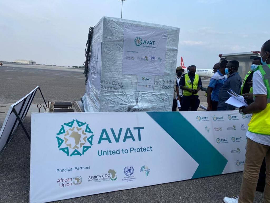 mohgovgh's tweet image. The government of Ghana today received over 177,600 the single-shot Johnson and Johnson vaccines procured under the African Vaccine Acquisition Trust (AVAT) initiative.  1/2