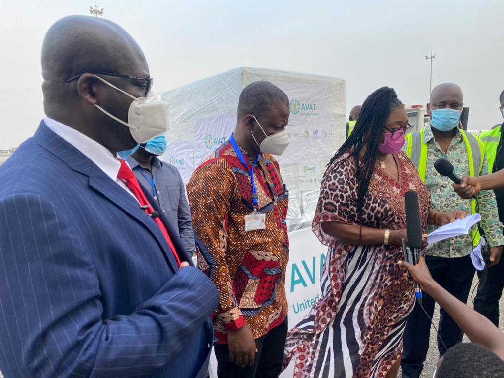 mohgovgh's tweet image. The government of Ghana today received over 177,600 the single-shot Johnson and Johnson vaccines procured under the African Vaccine Acquisition Trust (AVAT) initiative.  1/2