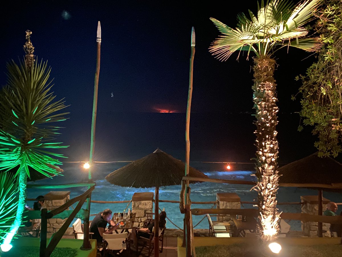 AngelosBalax's tweet photo. Εύβοια από Χαλκιδική... Τα λόγια περιττεύουν https://t.co/4JT6doPeWc