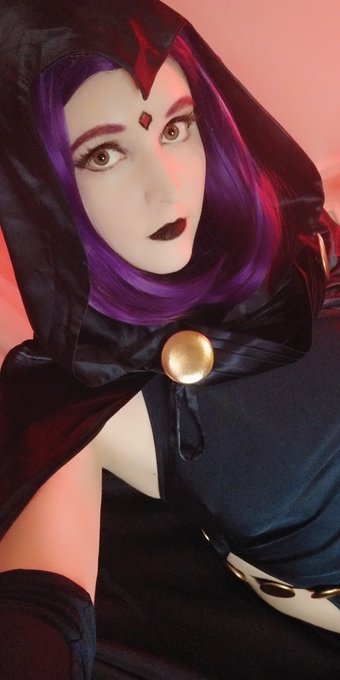 1 pic. 🖤 Raven daughter of darkness 🖤

Do you like me as Raven? 

Get this to 100 rts for some nakey