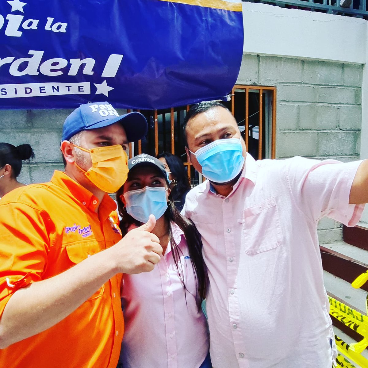 LonzoArturo's tweet photo. "Los tiempos tienen sus hombres y los hombres tienen sus tiempos " 
Y es el tiempo de @David_Chavez y @papialaorden ¡ ES EL TIEMPO DE HONDURAS ! 🇭🇳🇭🇳🇭🇳 https://t.co/5IM0byVlPV