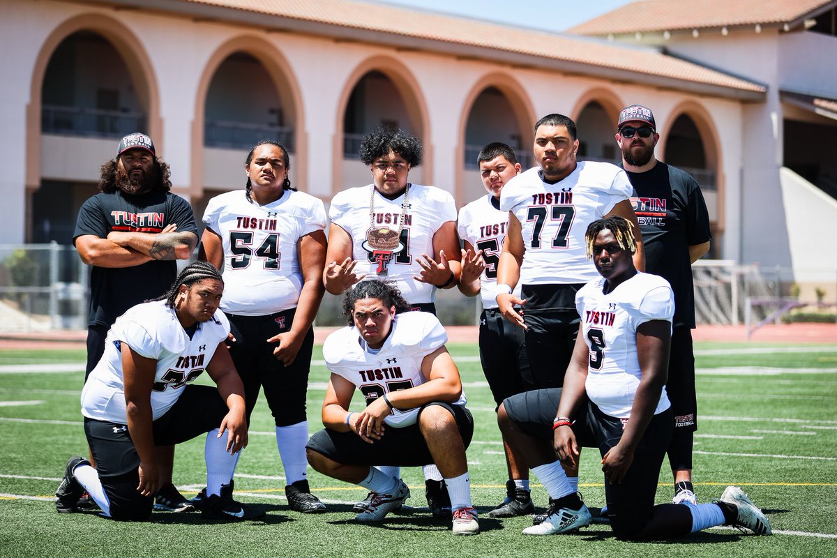 BruceMamea77's tweet photo. Me and my dawgs ready #77Era https://t.co/5PiMrRsFZC