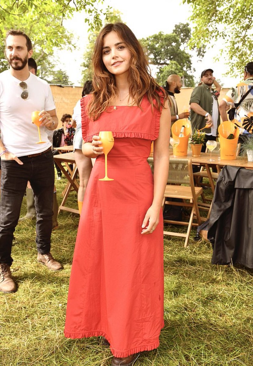 postbestfshn's tweet photo. Jenna Coleman ❤️ https://t.co/zHzCtmPo1C