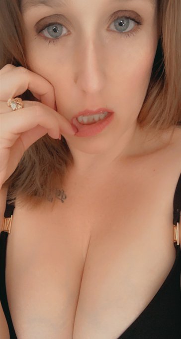 Been feeling super sexy lately&hellip; https://t.co/4TnaBsNdPM<a href="/tag/manyvids"class="tags"><span>#manyvids</span></a>