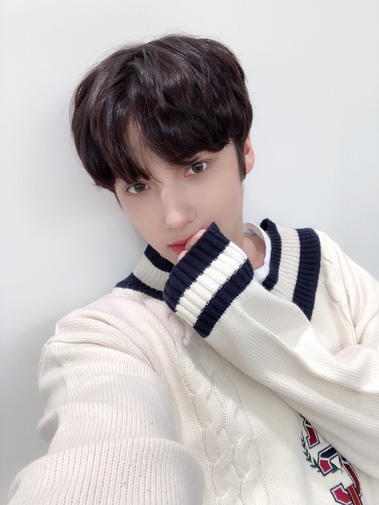 truenitosOff's tweet photo. ⠀◝  ˓ 𝗍𝗁𝗎𝗇𝖽𝖾𝗋 𝗑 𝗍𝗂𝗍𝖺𝗇𝗶𝘂𝗺 ˒ — : ◞ 𝑠𝑡𝑎𝑦 ꙳ 𝒇𝒓𝒆𝒔𝒉  ¡ ˇ ；❜ #LEGENDARY_WAR 〃 (𝗲). ⠀︵ ⠀𝘷𝘦𝘯𝘵.

Deuce tiene cara que la vida es tranquila pero dice que el #EP6_KINGDOM lo va a acabar emocionalmente, veremos. ¡Muchos éxitos a todos! https://t.co/2tZ2NaKEFV