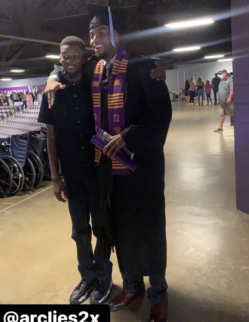AArclies's tweet photo. Very blessed for today🙏🏾 
August 7th, 12:30pm 
Bachelor of Business Administration
Minor in management 
 🙏🏾🙏🏾🙏🏾
also will be attending @JavelinaNation in studies to receive my Masters of Business Administration and continue my football career! https://t.co/i3KPCqrC7T
