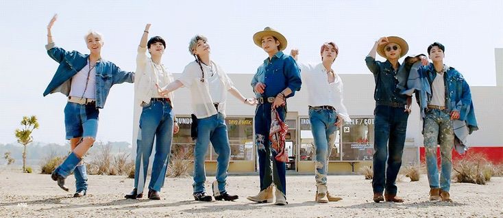 BTSCostaRica7's tweet photo. 🥳 LATAM Stream Party 🥳
Dinámica #3

Contesta lo siguiente por separado, utilizando los hts y mención a BTS! Deja tu captura de Stream y Shazam 💜

-Tu bias o si eres OT7
-Tu canción favorita de BTS
-Tu bailarín favorito 
-Tu MV favorito 

#Burbuja #LatamStreamParty @BTS_twt https://t.co/14IecXGTuu