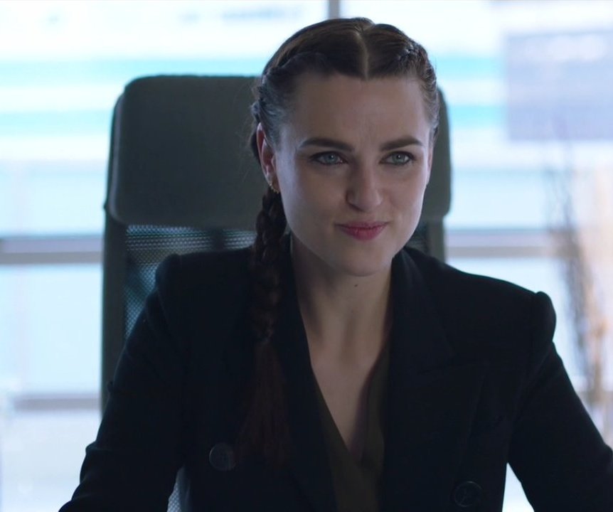 filhadsupercorp's tweet photo. "Lena Luthor could run me over and i would say thank you" https://t.co/2bAXGMQbl4