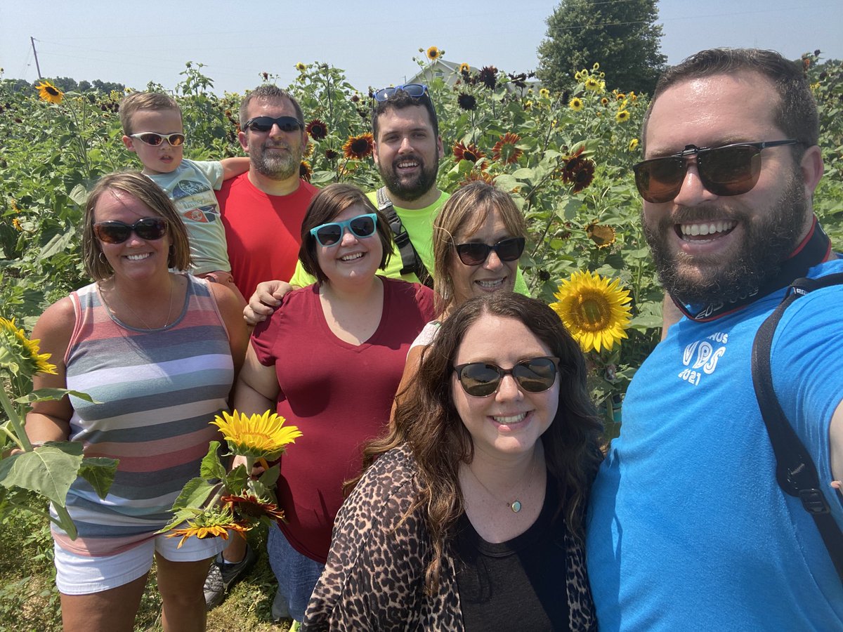 3boysRobin's tweet photo. Fun family day at Country Road Family Fun Farm! 🌻😍 https://t.co/VJ9kzBiWiM