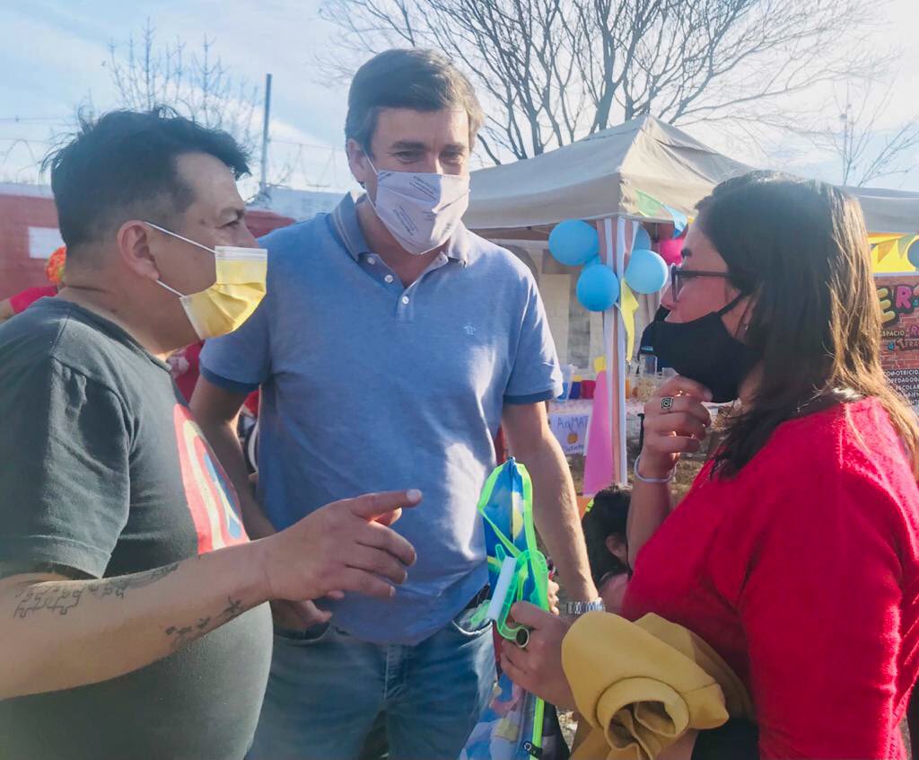 matiasposadas's tweet photo. 🧩 HABLEMOS DE AUTISMO

Gracias a las mamis y a los papis de @TGDTEASalta por el enorme trabajo que hacen  promoviendo la inclusión en nuestra ciudad.

Sigamos concientizando sobre la importancia de construir juntos una sociedad con igualdad para todos.

@ganasaltaok https://t.co/VBFb5Nz4Bk