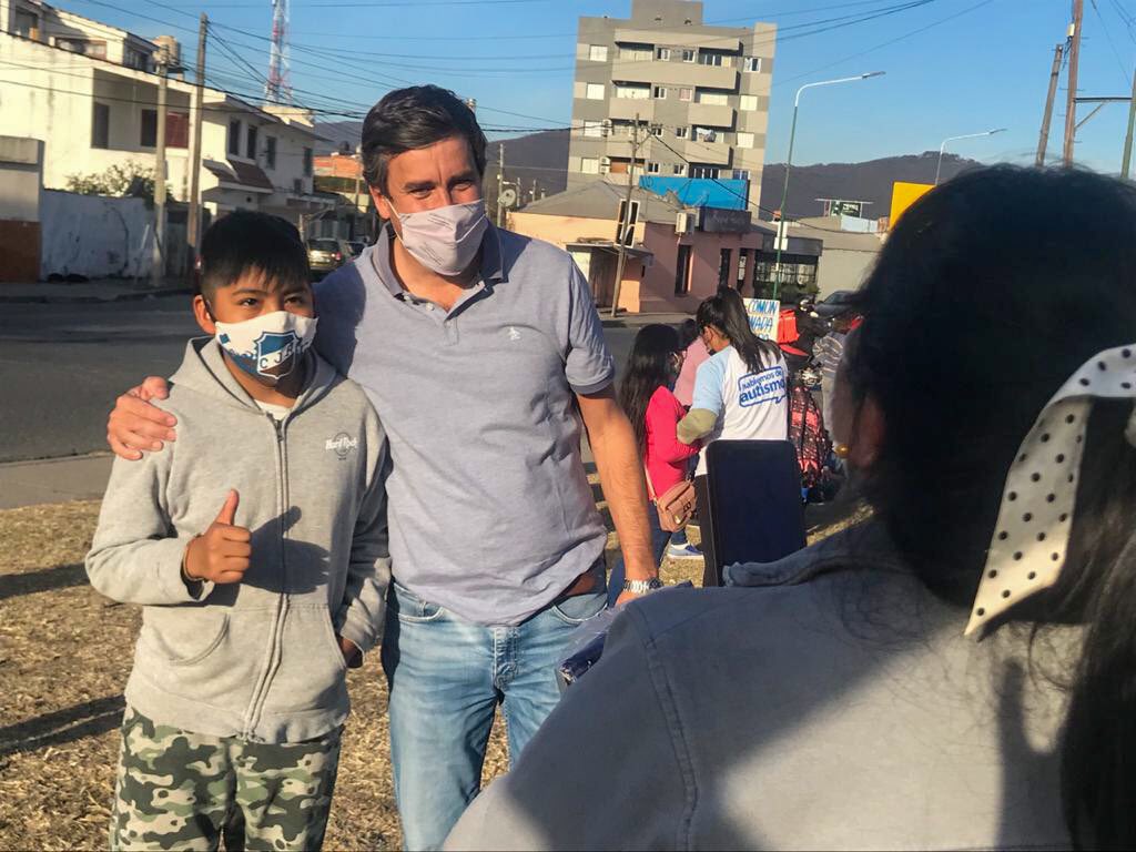 matiasposadas's tweet photo. 🧩 HABLEMOS DE AUTISMO

Gracias a las mamis y a los papis de @TGDTEASalta por el enorme trabajo que hacen  promoviendo la inclusión en nuestra ciudad.

Sigamos concientizando sobre la importancia de construir juntos una sociedad con igualdad para todos.

@ganasaltaok https://t.co/VBFb5Nz4Bk