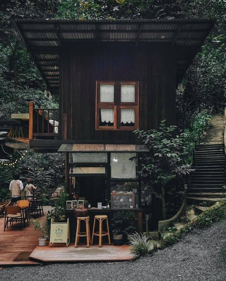 ngopiss's tweet photo. Coffee Shop menarik di Thailand, Malaysia &amp; Indonesia. ☕️

Bukan hanya sekadar secawan kopi, tapi kenangan mengopi akan kekal selamanya. 😊 https://t.co/W5QDc6NIOw