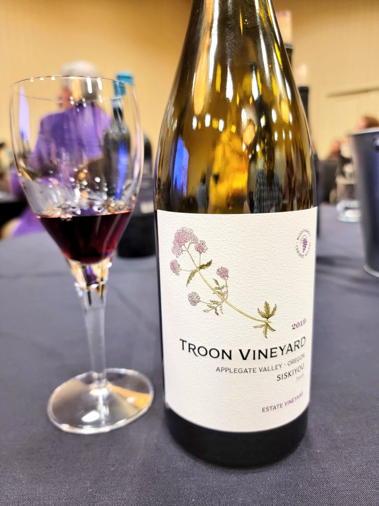 Wine speed tasting at #wmc21 - @TroonWines uses sugarcane pulp for their labels, not tree paper. Elegant wine and gorgeous labels speak to the winery being leading stewards of the land. #organic