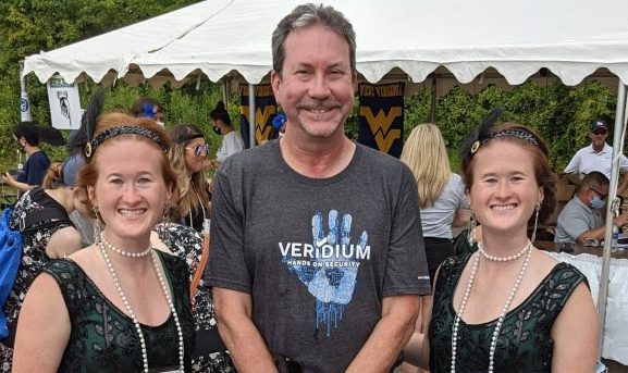 johnrcallahan's tweet photo. @veridiumid proud to help at @TwinsDaysFest 2021 today! Thanks to all participants especially Hannah (L) and Abby (R) for your help in biometric studies. See you all next year in @TwinsburgOH! https://t.co/b5YRTGhbyF