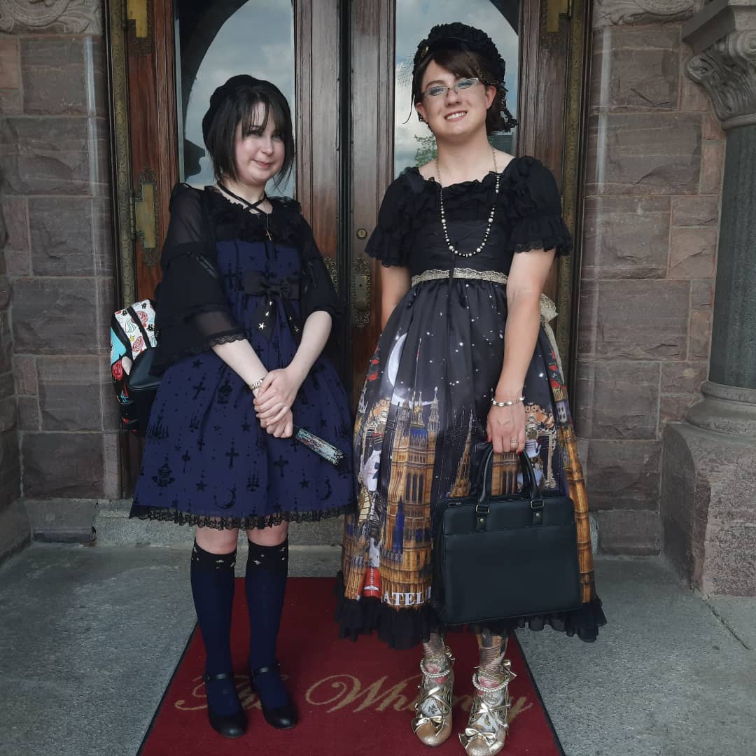 emimarie777's tweet photo. 8/7/21

Hanging out in downtown Detroit! :3

#eglfashion #eglcommunity #eglcomm #lolitafashion #lolitacommunity #lolitacomm https://t.co/sogdlj4TMU