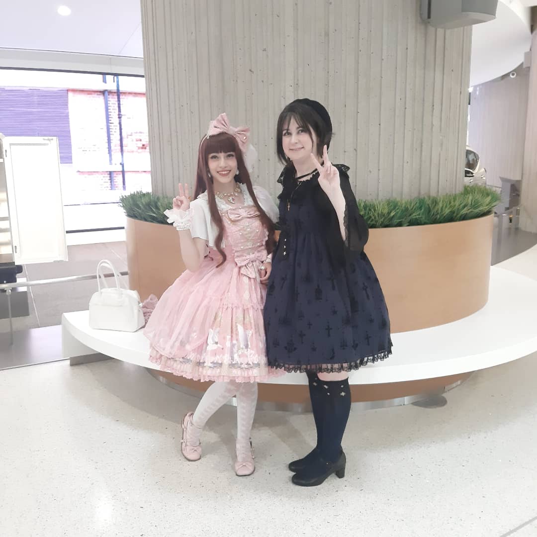 8/7/21

Hanging out in downtown Detroit! :3

#eglfashion #eglcommunity #eglcomm #lolitafashion #lolitacommunity #lolitacomm
