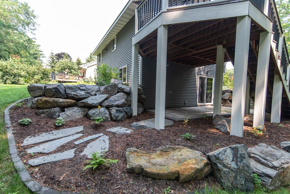 _GreenOasis's tweet image. Finishing a few final touches and this custom deck &amp;amp; patio combo will be ready for enjoying!

#loveyourbackyard #createyouroasis #backyardsofinstagram #yardgoals #patiodesign