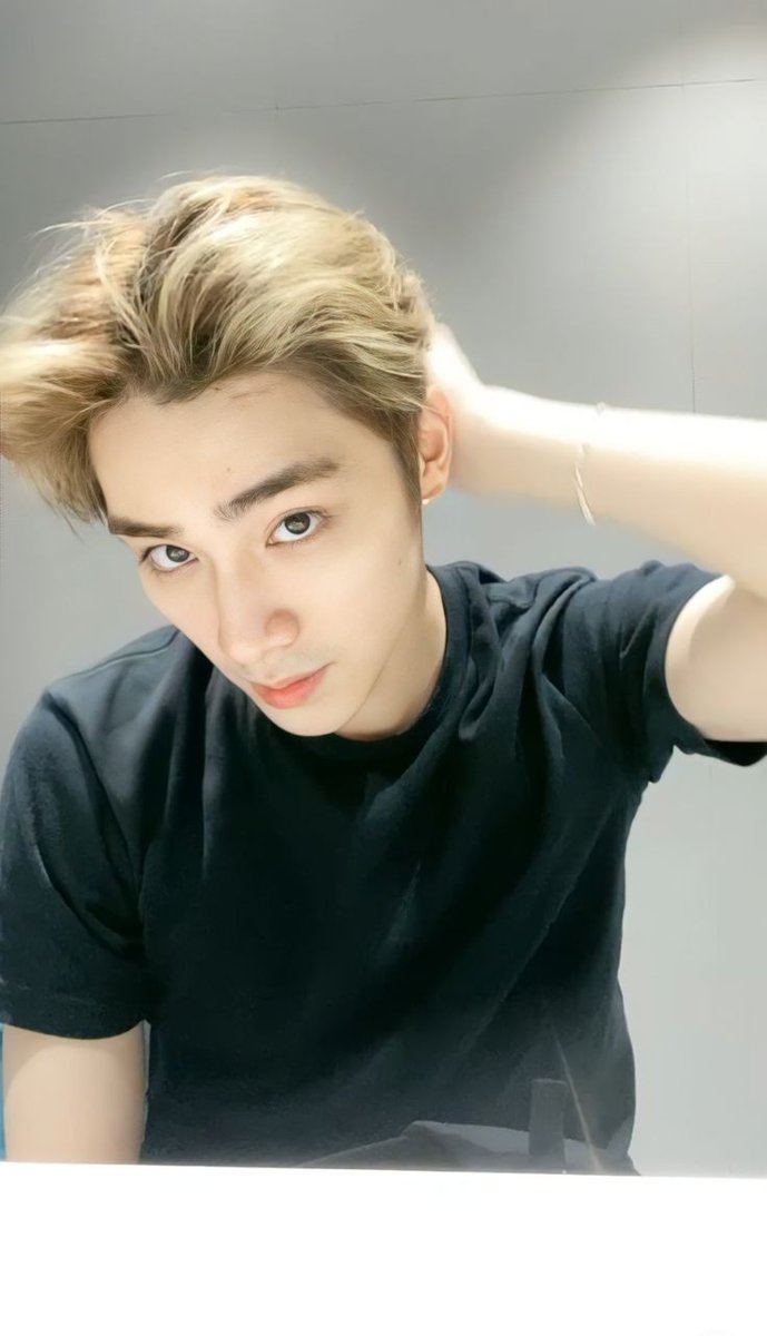 yoyoyeolll's tweet photo. HAPPY BIRTHDAY XIAOJUN💚🎉🎂🦖 
semoga diberi kesehatan selalu, panjang umur &amp; bahagia terus yaa. semoga apa yg disemogakan tersemogakan, sukses terus &amp; makasih udah kerja keras sampai hari ini!! we love you dejun❣

#0808VOCALSTARXIAOJUNDAY 
#HAPPYXIAOJUNDAY
#肖俊0808生日快乐 https://t.co/GRxqAD70x6