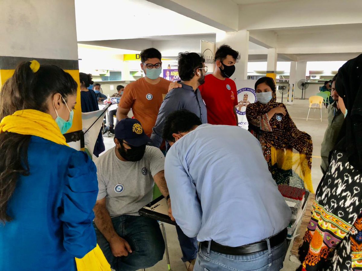 racdeserthawks's tweet image. RAC Desert Hawks Hyderabad (BHITTAI ZONE RID-3271) in collaboration with District Administration, Rotary Club of Qasimabad Hyderabad and Abdullah Builders &amp;amp; Developers organized two day free Covid Vaccination Camp at Abdullah Sports Tower on 5th &amp;amp; 6th of August 2021.@RotaractPak
