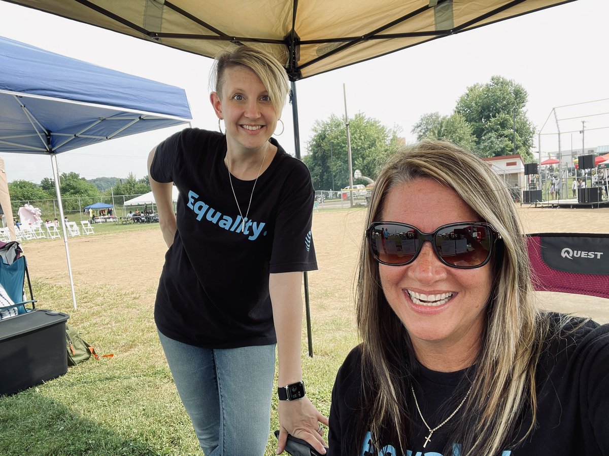 Cindy Hollowell tweet media