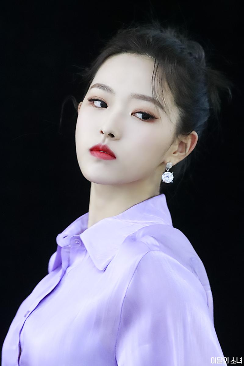 Good afternoon <a href="/OnAirRomeo/">On Air Romeo</a>, <a href="/JayMacRadio/">DjJayMac</a> &amp; <a href="/MostRequestLive/">Most Requested Live</a>, I want to hear dance on my own (#LOONA_DOMO) by <a href="/loonatheworld/">이달의 소녀(LOOΠΔ)</a> on the twittamix for #MostRequestedLive! #LOONA  #LOONAxMRL #LTRJI