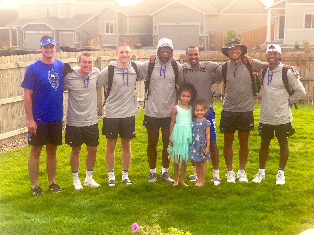 Ari Confesor tweet media