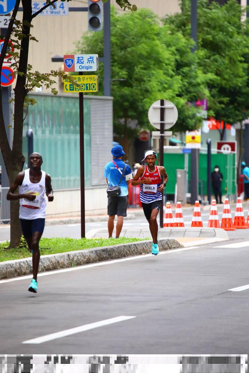 ChipiVera89's tweet photo. #DesdeTokyo🇯🇵 #JuegosOlimpicos 

¡Derlis Ayala terminó en el puesto 43, un tiempo de 2:18:34, mejor marca de temporada y entre los mejores 3 de Sudamérica.

📷 @coparaguay 

#Athletics #Maratón #Tokyo2020 https://t.co/qMaNgnzqqP